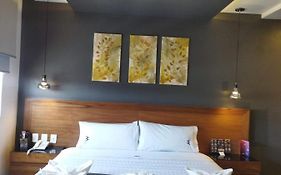 Hotel M Elite Black